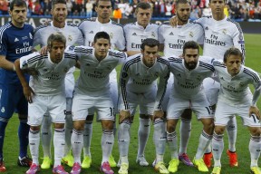 全黑队的球员展现出的强大凝聚力，成就了团队的卓越表现，黑球球员